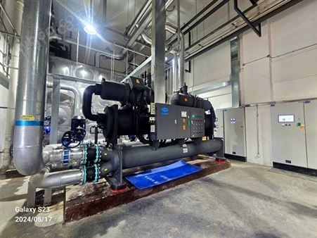 水冷螺杆低温冷水机组（双机头）